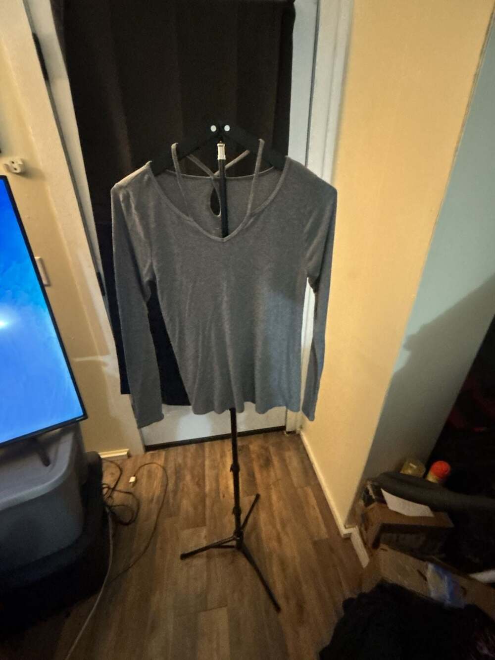 Hollister Must Love Collection Gray Ribbed Long Sleeve V-Neck Top Size M